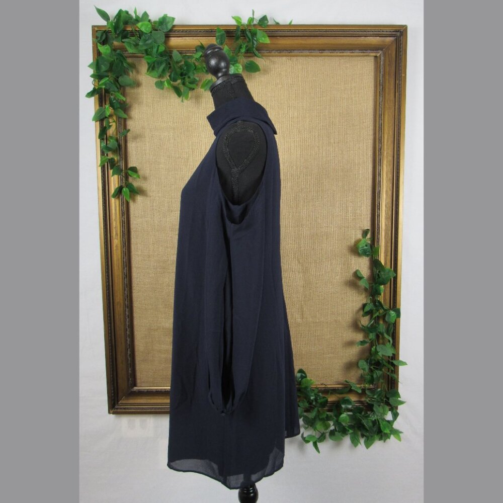 Vince Camuto Cold Shoulder Open Sleeve Shift Dress - Picture 4 of 6